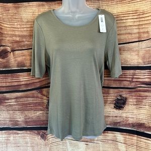 Chicos, basic knit top, short sleeve size 2/women’s Large